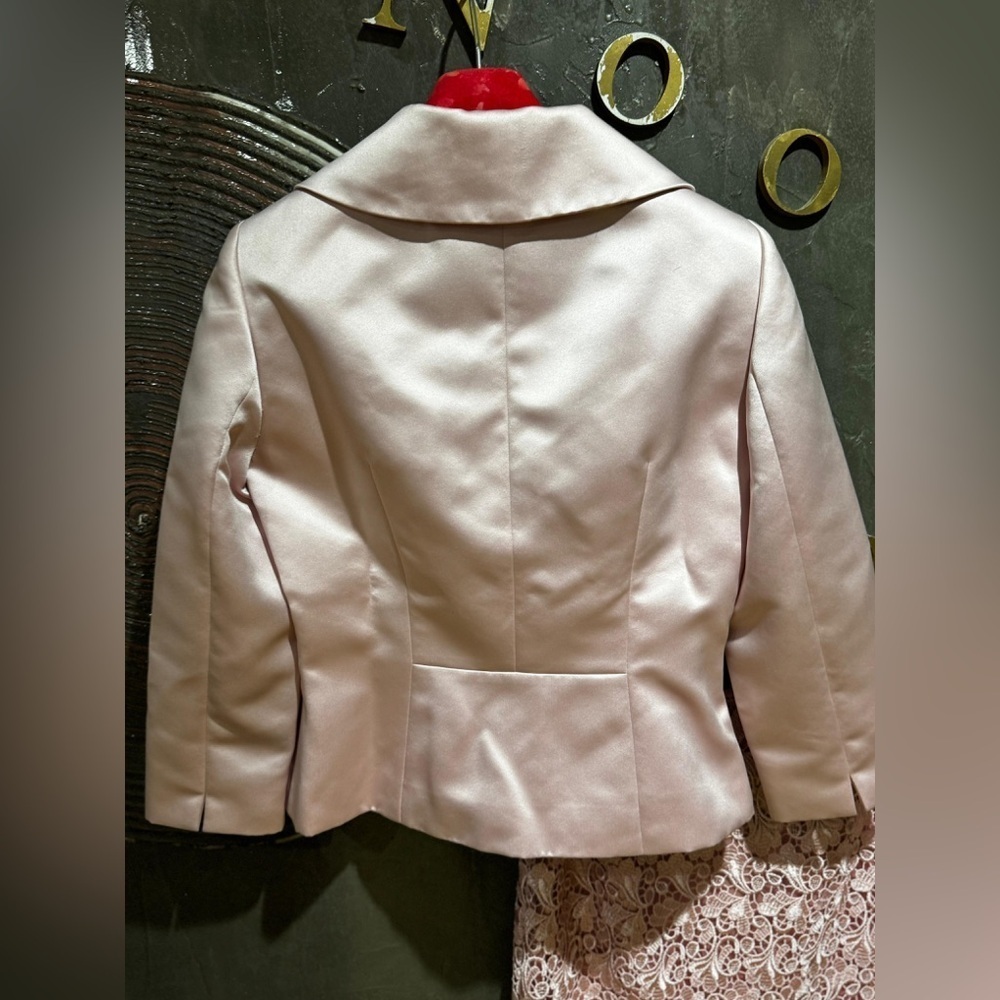 Tahari Blush Satin Jacket & Lace Skirt Set – NWT – Size 6 - Picture 2 of 6